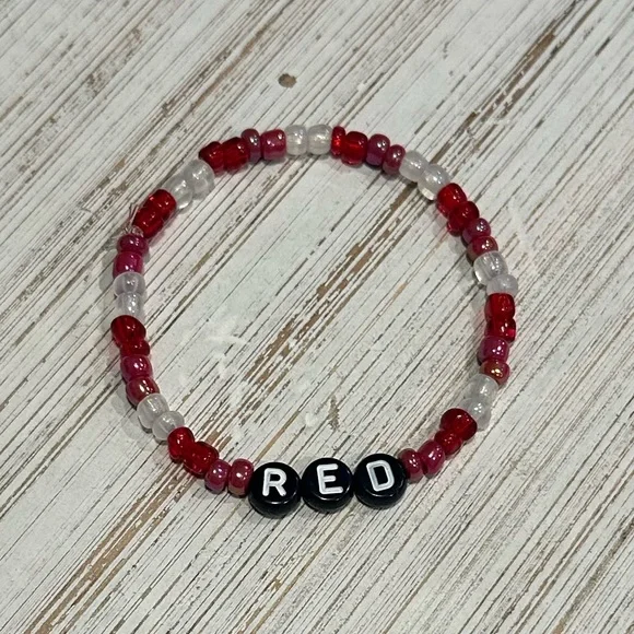 Taylor Swift Bracelet Pack - Picture 4 of 5